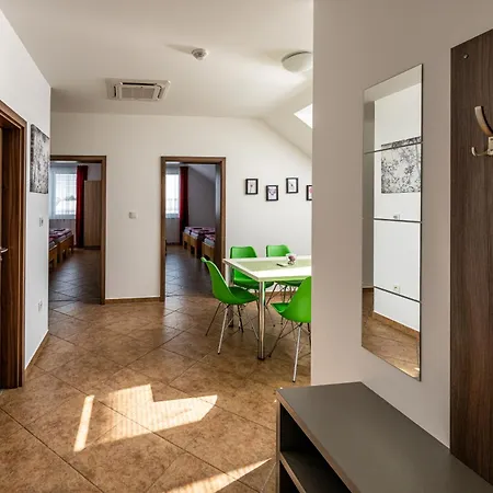 Zurek 3* Velké Bílovice