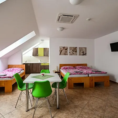Zurek 3* Velké Bílovice
